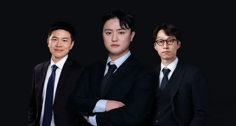 왼쪽부터 이규성 기업심사관, 안정현 대표, 강홍구 기업심사관